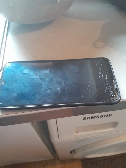 Продам телефон Samsung Galaxy A20