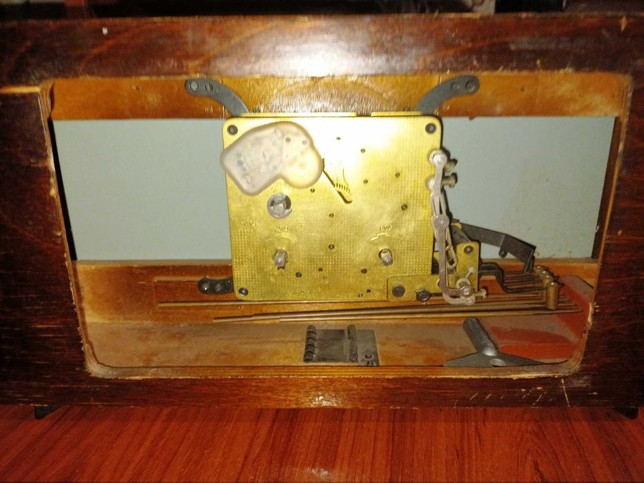 Продам настольные часы