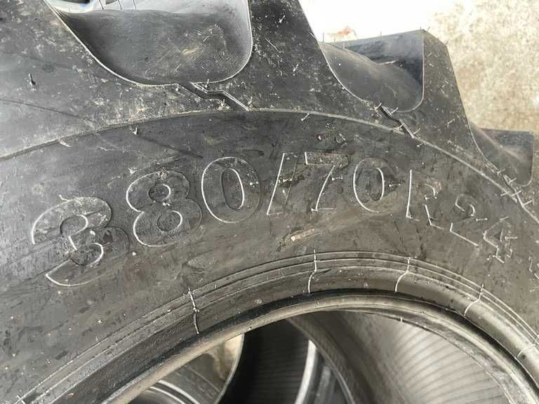 380/70R24 Cauciucuri OZKA Radiale livrare Anveope 4x4 tractor fata