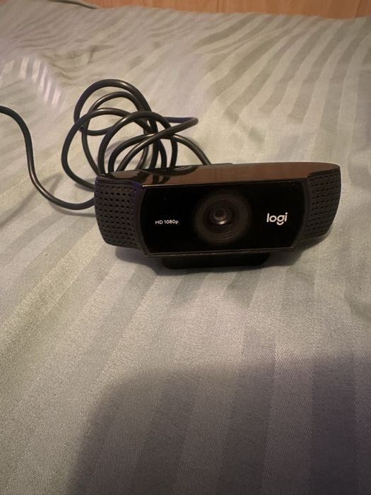 Продам вебкамеру Logitech