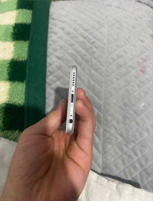iPhone s6 в хорошем состоянии
