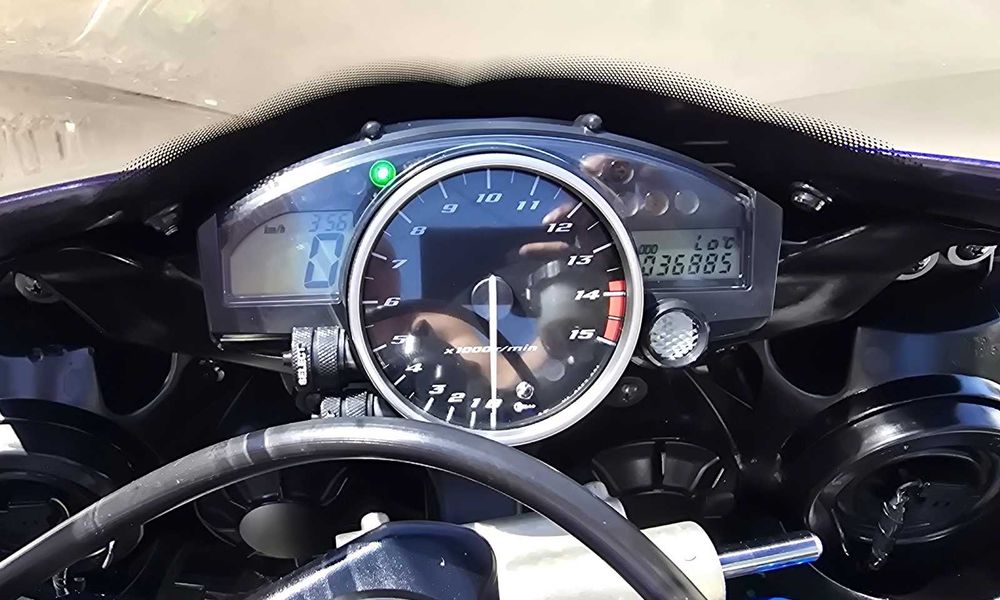 Yamaha YZF-R1 1000 AKRAPOVIC