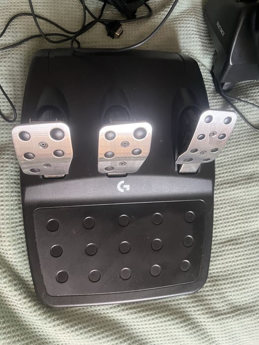 Продам руль Logitech G923