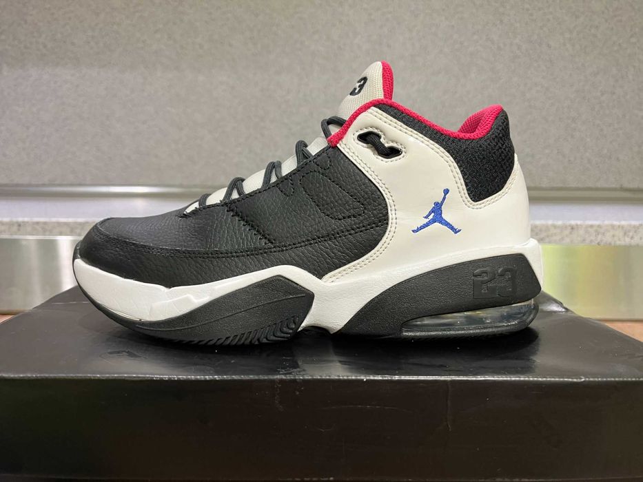 ОРИГИНАЛНИ *** Nike Air Jordan Max Aura 3 Black/Medium Blue-White