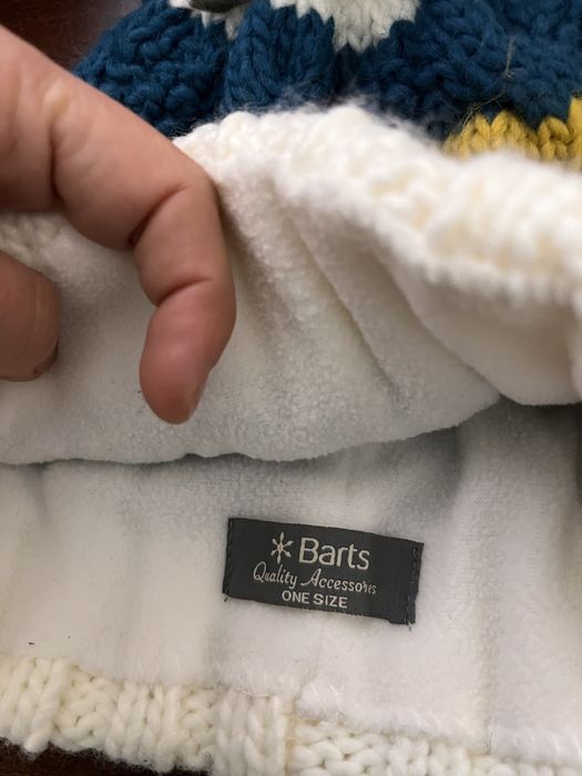 Зимна дамска шапка