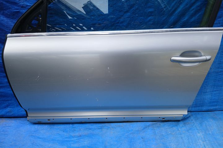 Usa / Portiera fata stanga Volkswagen VW Touareg generatia 1 7L