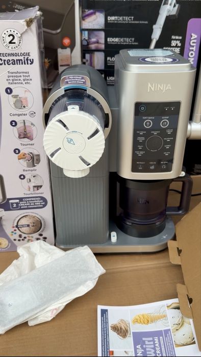 Машина за сладолед Ninja NC701EU CREAMi Swirl 13-in-1