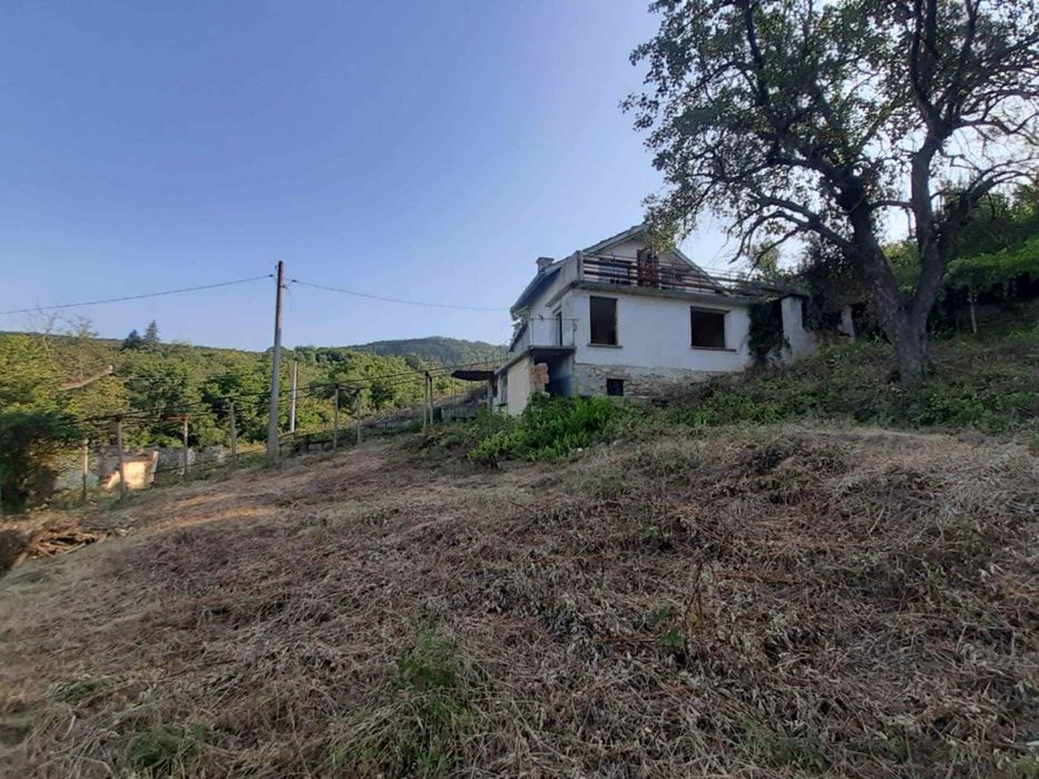 Продавам вила в местност Крушевски баир