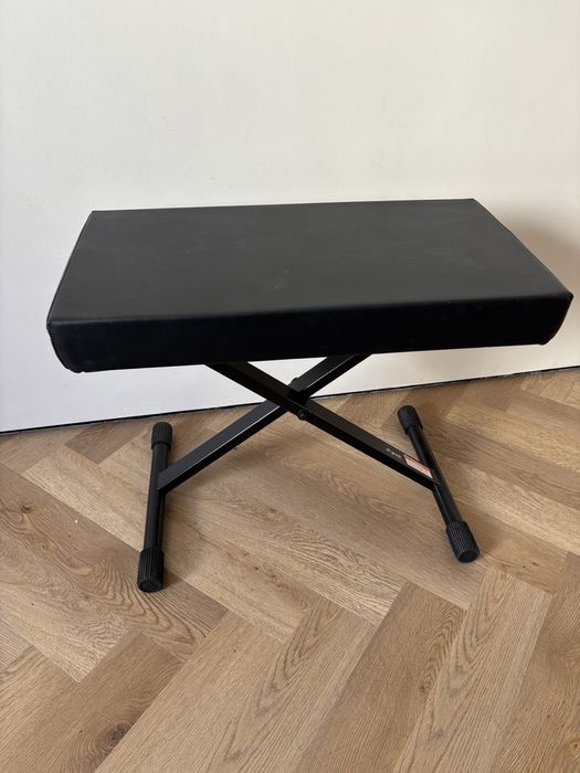 Продам стул для фортепиано