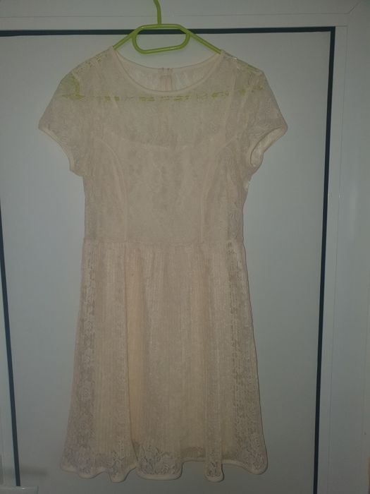 Дамски дантелени рокли