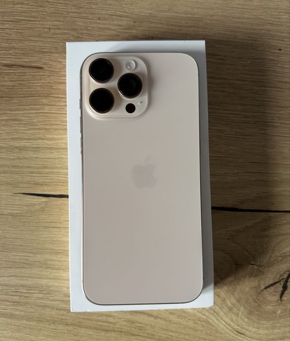 Vand iPhone 16 pro max , ca nou.