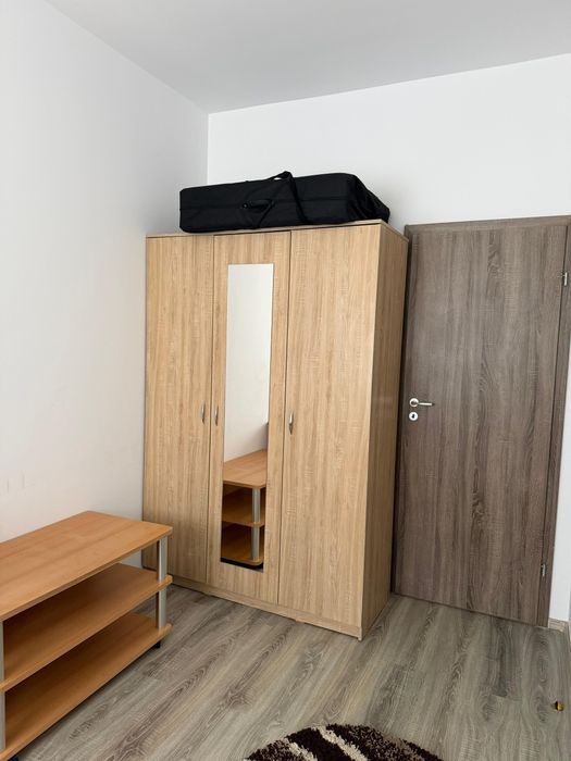 Inchiriez apartament