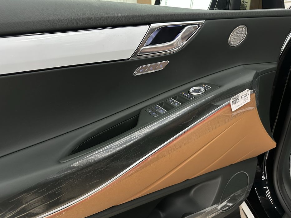 Продаётся Genesis GV80
