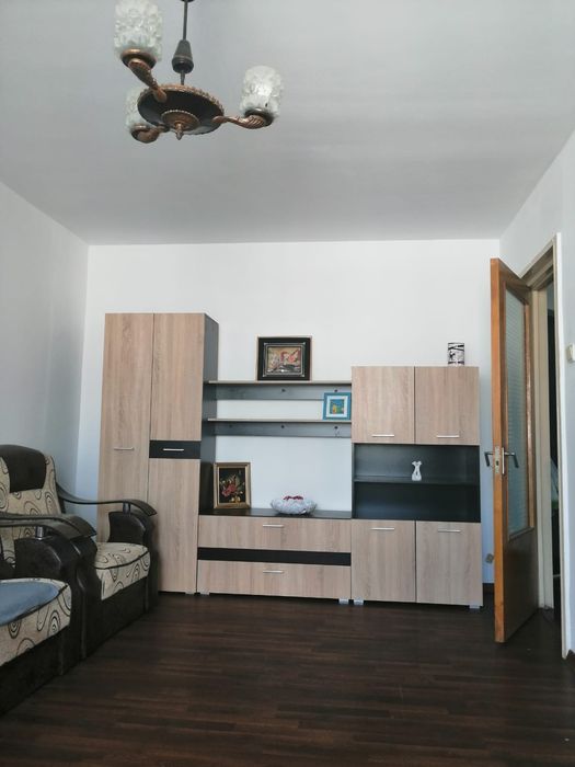 Titan - langa metrou Nicoalae Grigorescu — fotografia 1