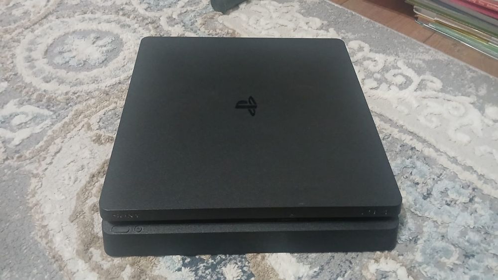 PS4 игровой приставка