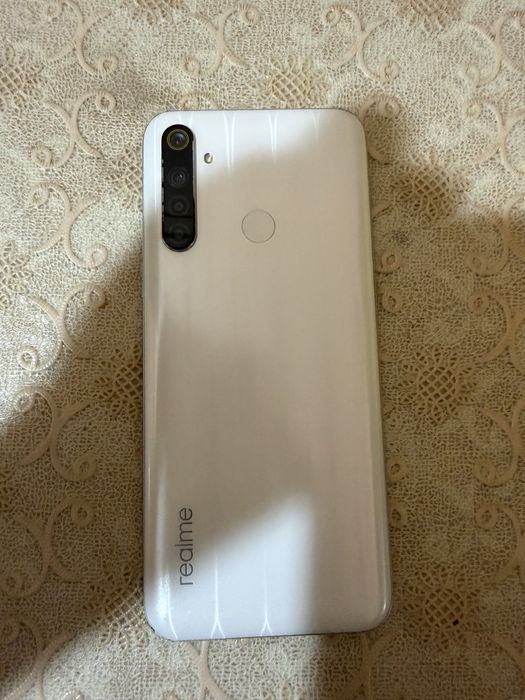 Realme 6i 128GM/4GB sotiladi. Holati yaxshi. Karobka dokument.