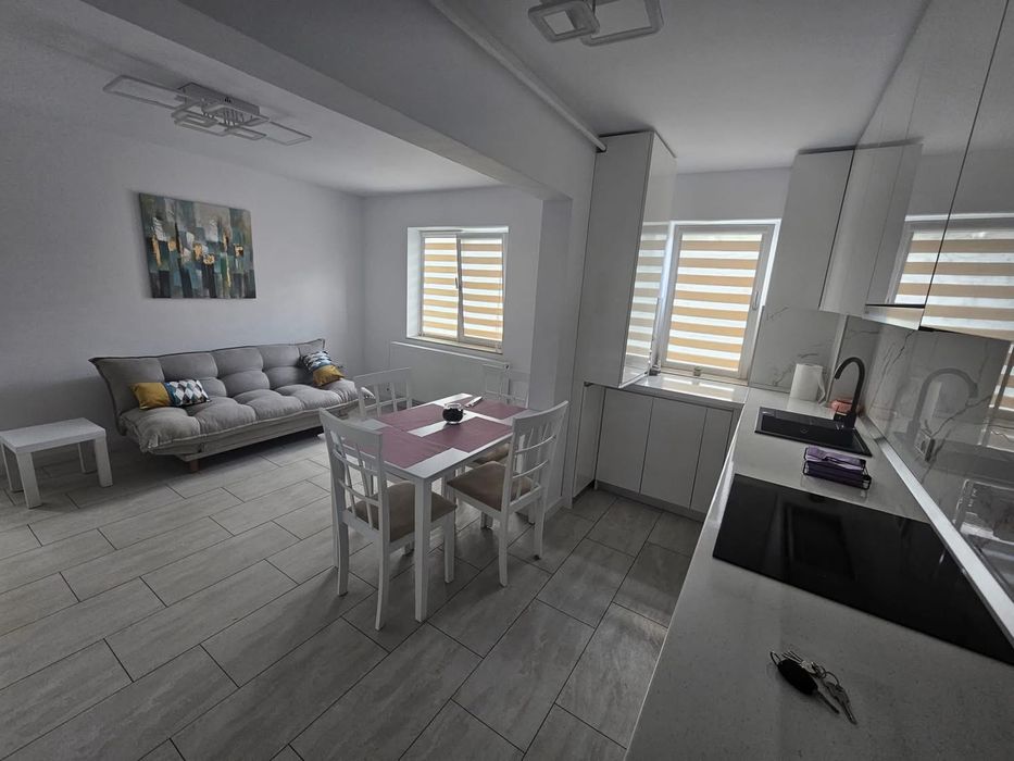 Apartament modern de închiriat