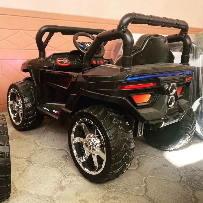 Детская машина с пультом и 4 мотором Багги электромобил для детей