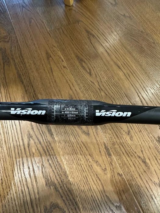 Карбоново кормило за шосеен велосипед Vision Trimax Aero Carbon