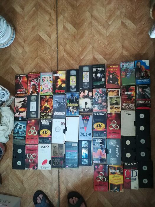 Видеокассеты за все 2000