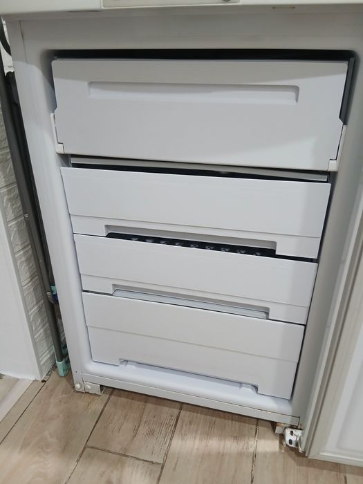 Морозильник продам