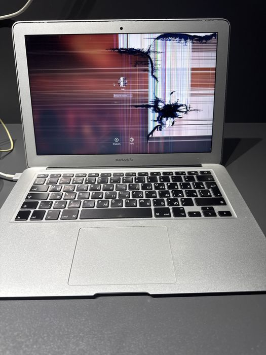 Macbook air 2017 в белом цвете