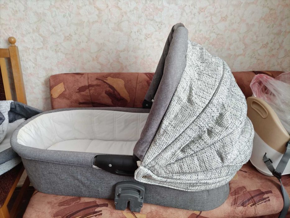 Бебешка количка Galaxy nio с 2 коша