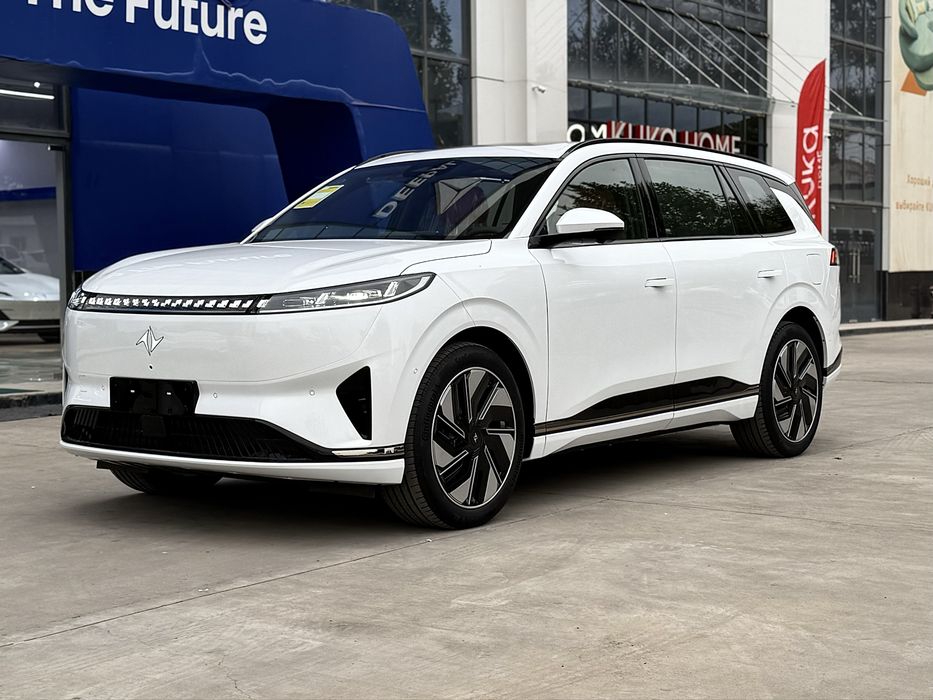 Dongfeng EP008 636 KM EV ULTRA