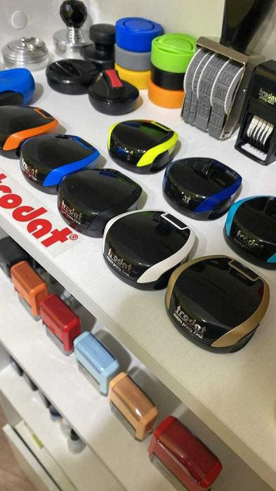 Изготовление печатей и штампов.