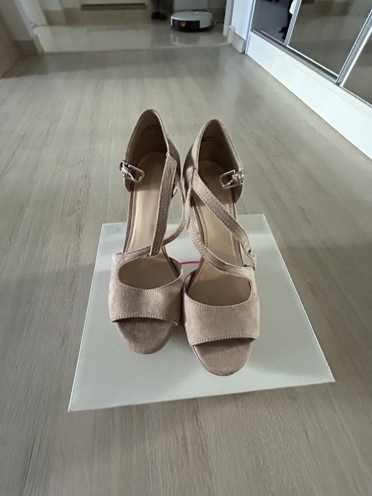 Sandale elegante bej