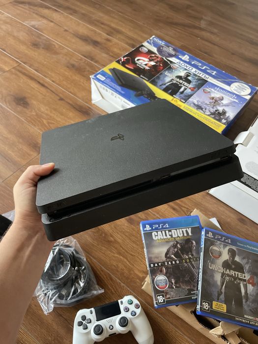 Playstation 4 в отличном состоянии