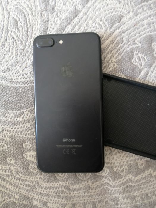 Iphone 7+ продаю