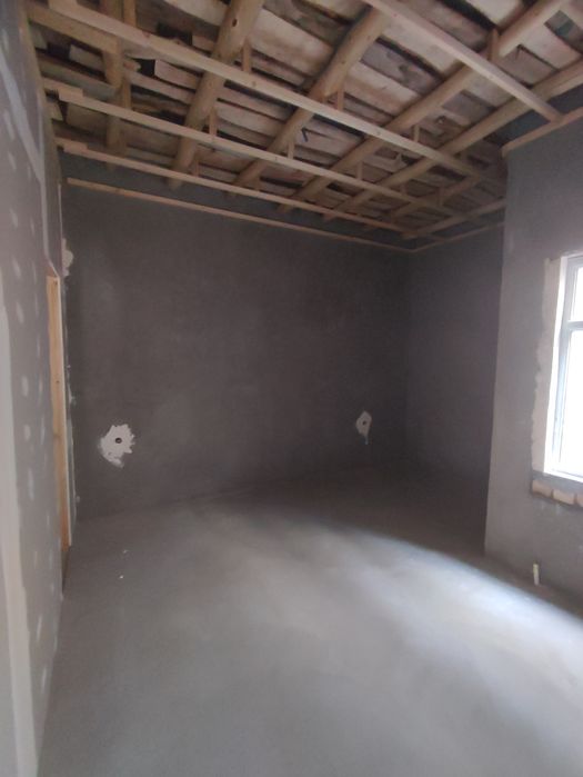 Uy sotiladi general rengen kocha  kotta yolga 50-100 metr