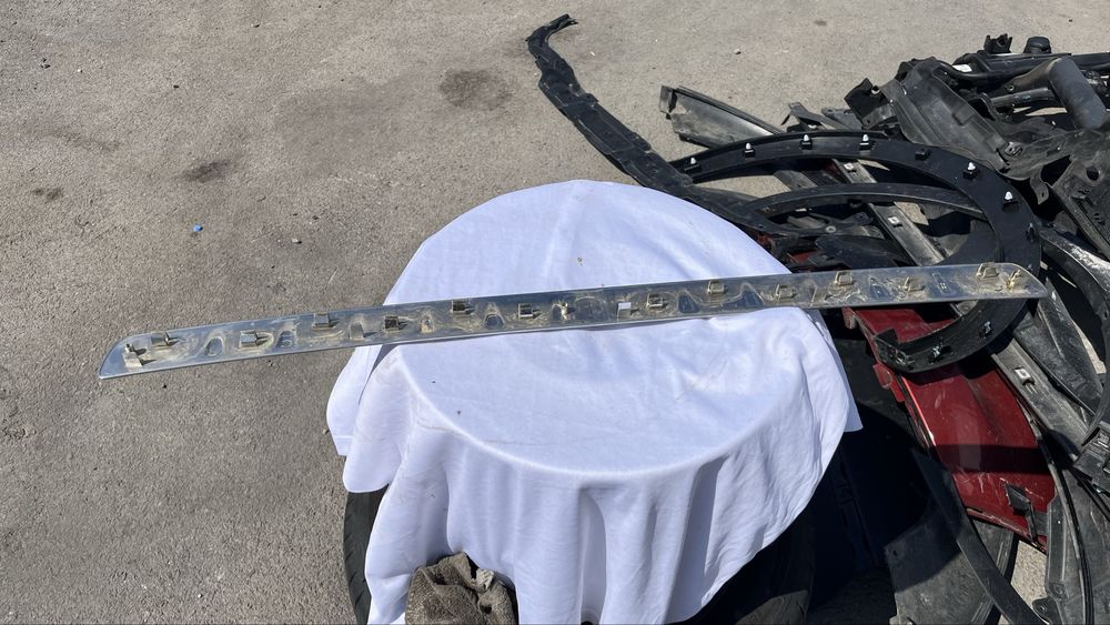 Mercedes B W246 лайстна на багажник
