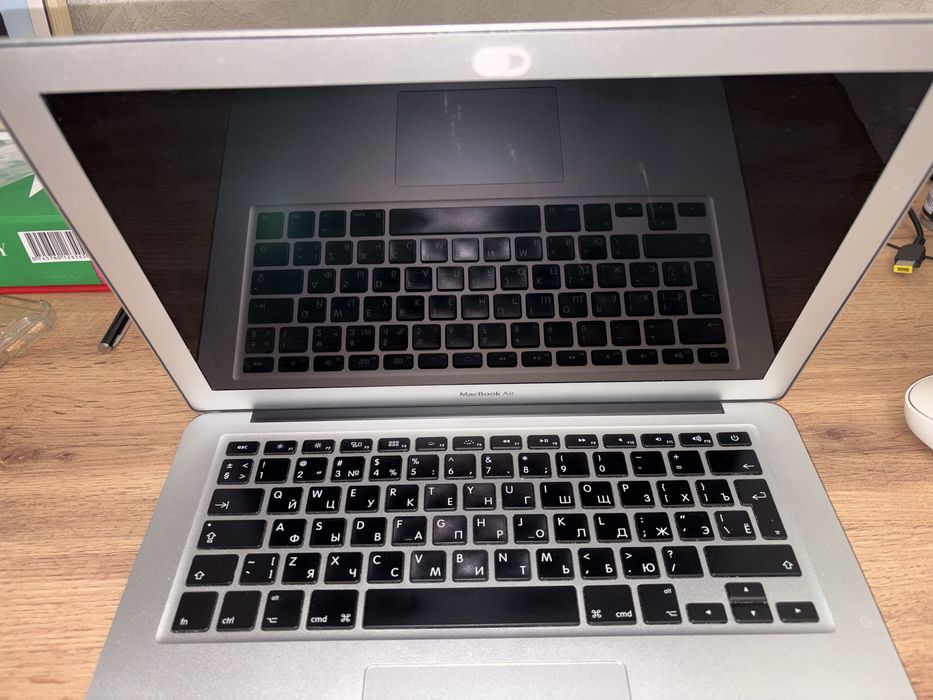 Продам макбук в отличном состояние