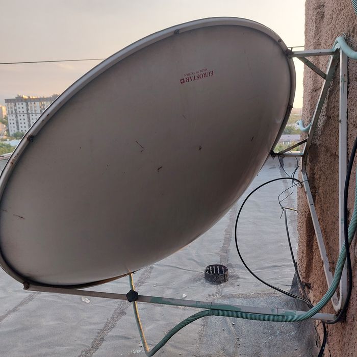 Антенна спутниковая прямофокусная 180см