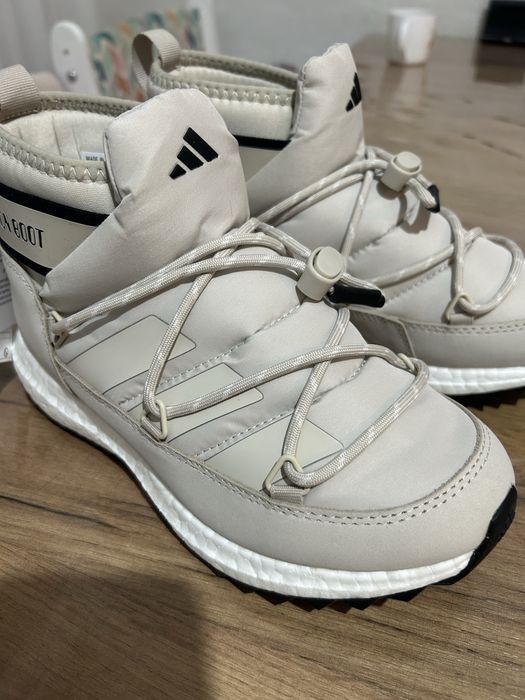 Кроссовки Адидас