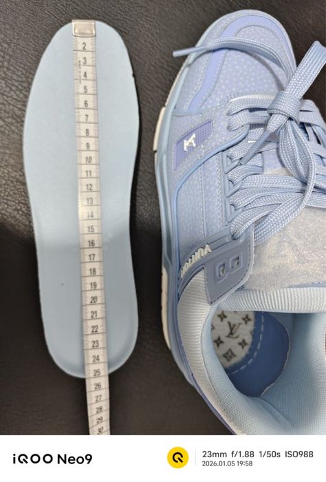 Adidasi lv de vanzare