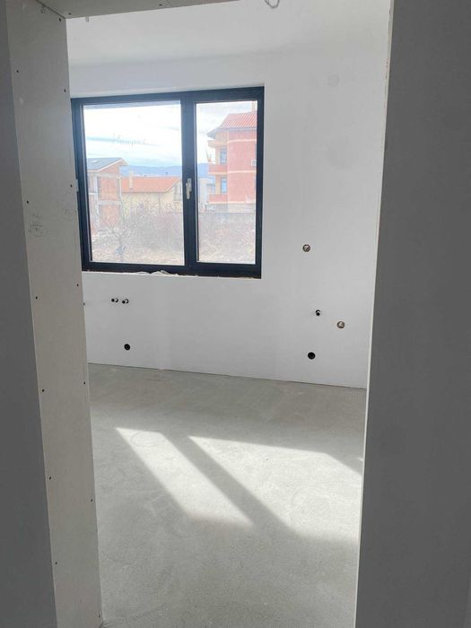 Продава се Къща в Пловдив, Остромила - 380 кв.м за 1048 €/кв.м - Снимка #12