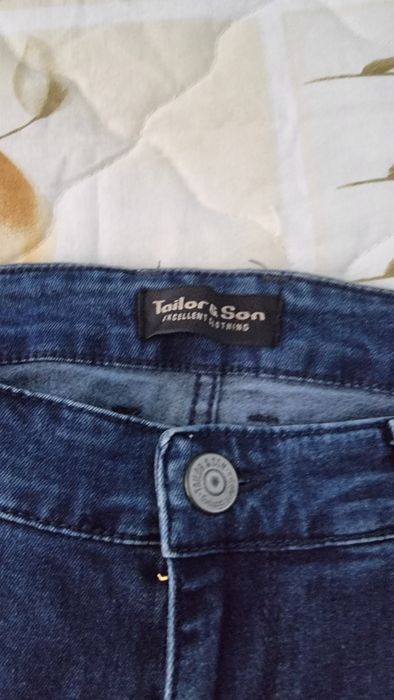 Продавам мъжки дънки нови