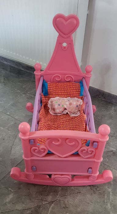 Set bebeluș cu pătuț 100lei