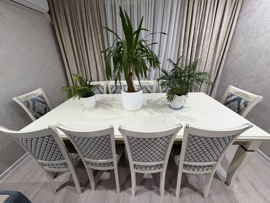 Продам стол в хорошем состояни.