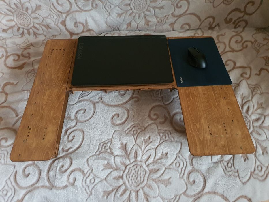 Столик под ноутбук