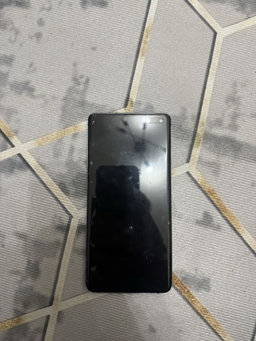 Продам Самсунг С10+