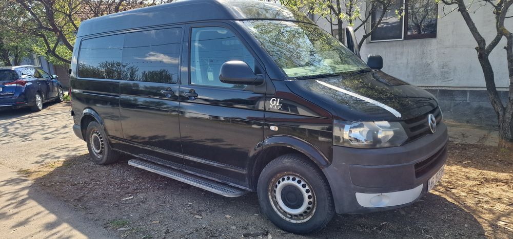 Vand Volsvagen T5 8+1  automat  cu rampa