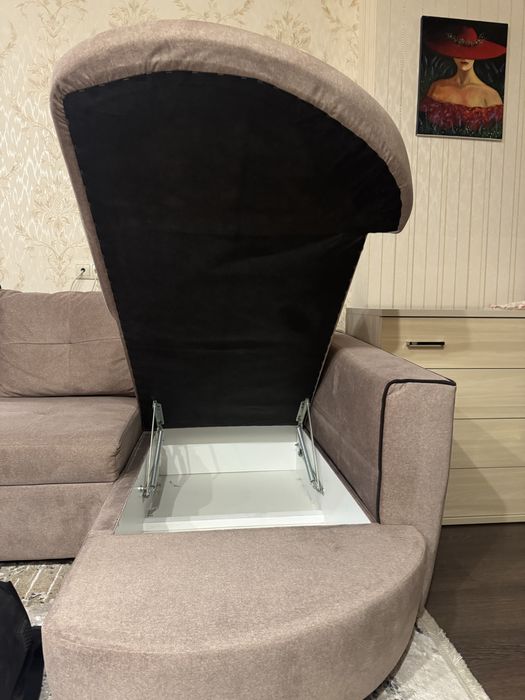 Продаю угловой диван