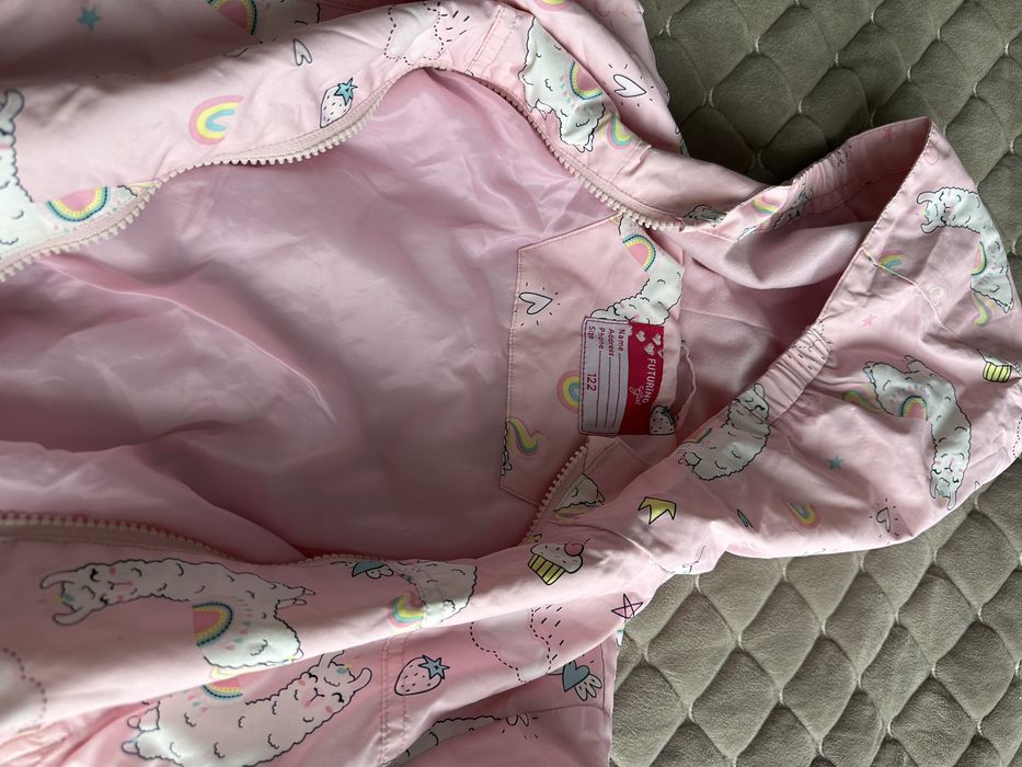 Продаю куртку для девочек 6-7 лет