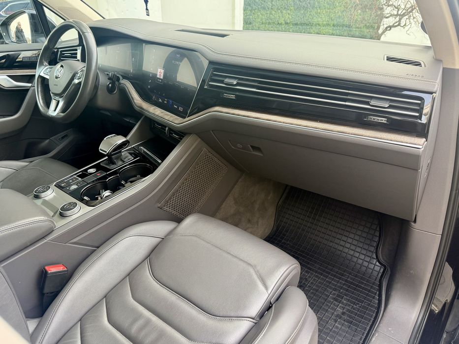 Volkswagen Touareg R-Line 3.0TDI 286 CP Full ! Proprietar !