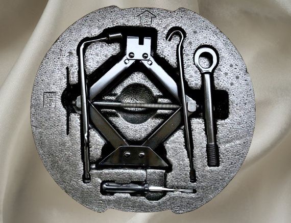 Нов ОРИГИНАЛЕН Авариен Комплект инструменти за  гуми за Hyundai и Kia.