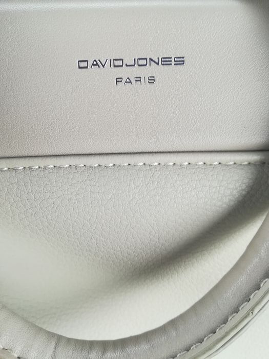 Geanta damă culoare albă,putin purtata